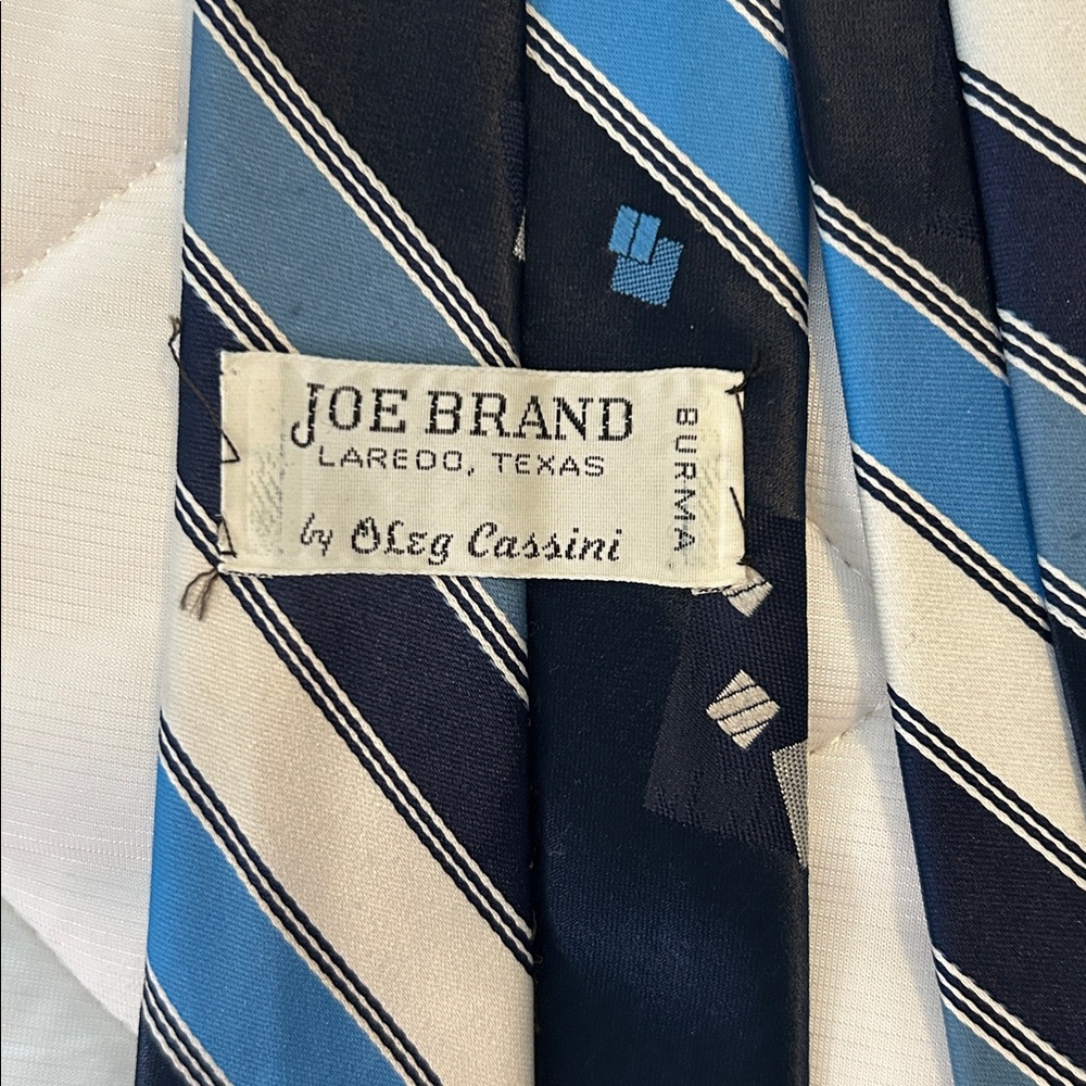 Vintage Oleg Cassini Tie